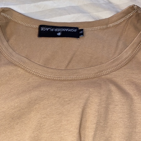 Tan Vesty Long Sleeve Crewneck
POMANDER PLACE - Picture 9 of 10